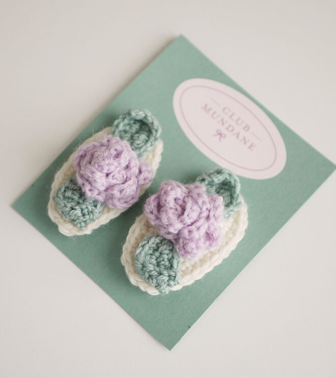 Club Mundane Crocheted Hair Clips (A) - Purple Flower on White