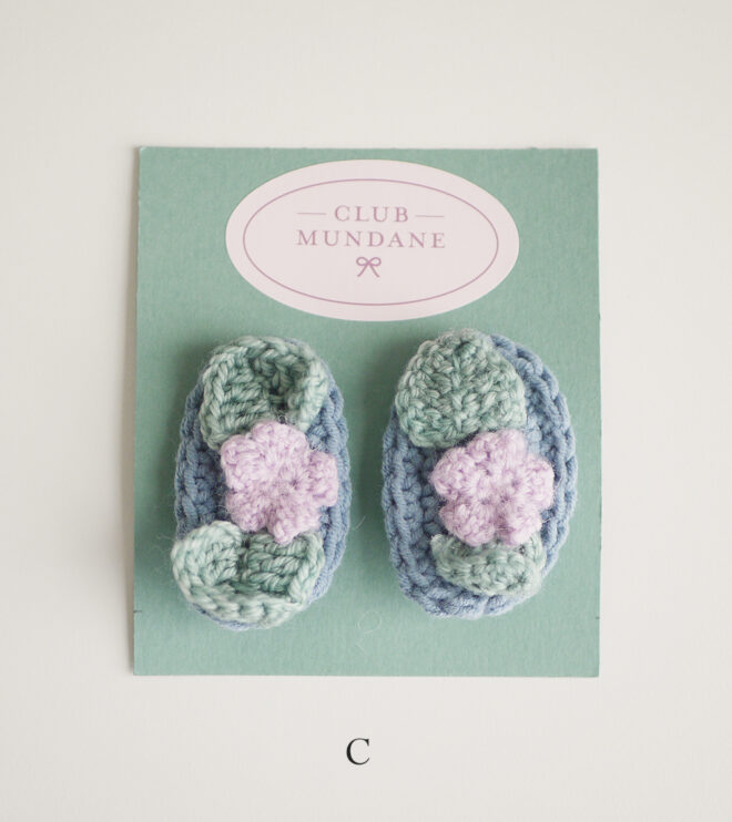 Club Mundane Crocheted Hair Clips (C) - Purple Flower on Blue
